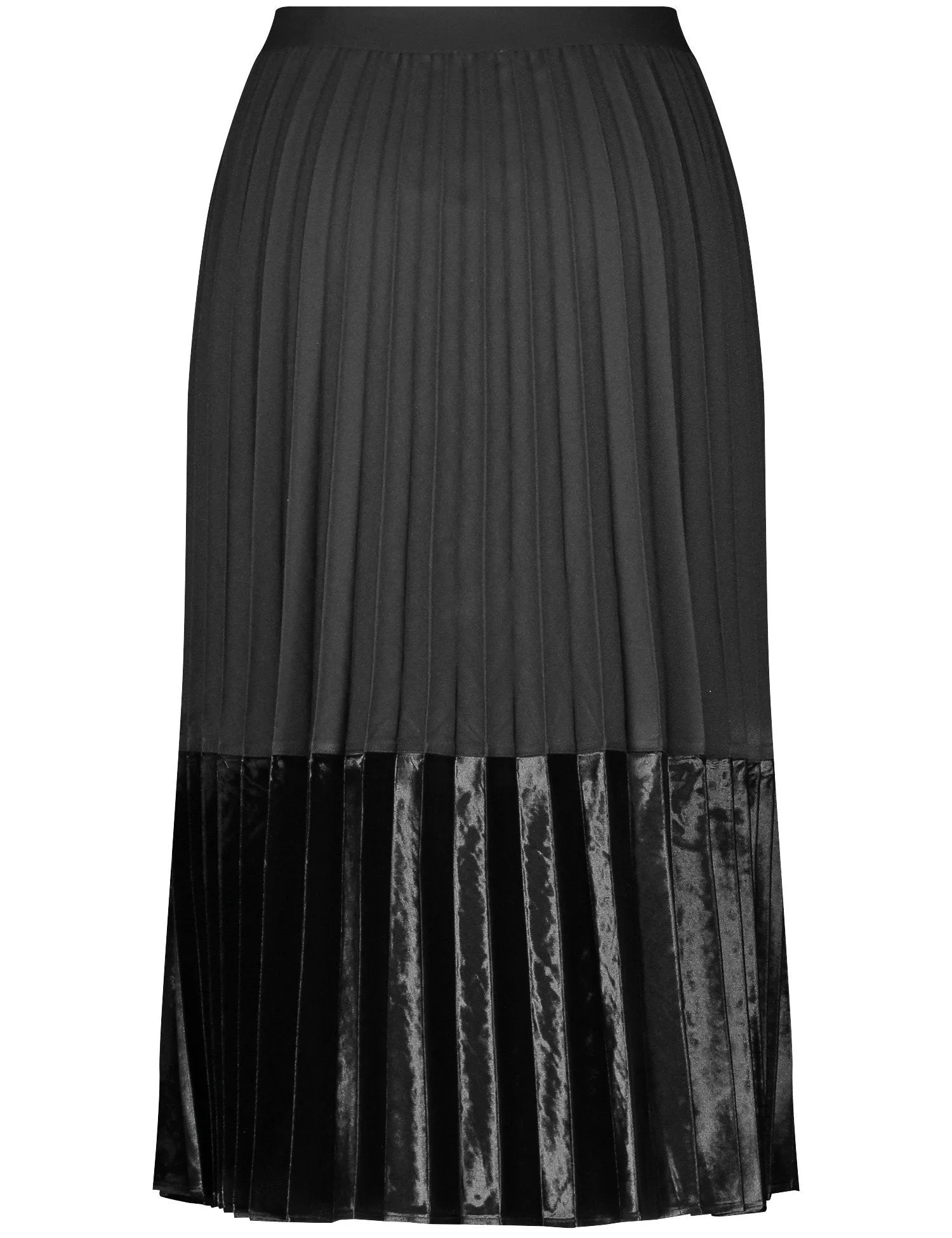 Flowing Pleated Skirt