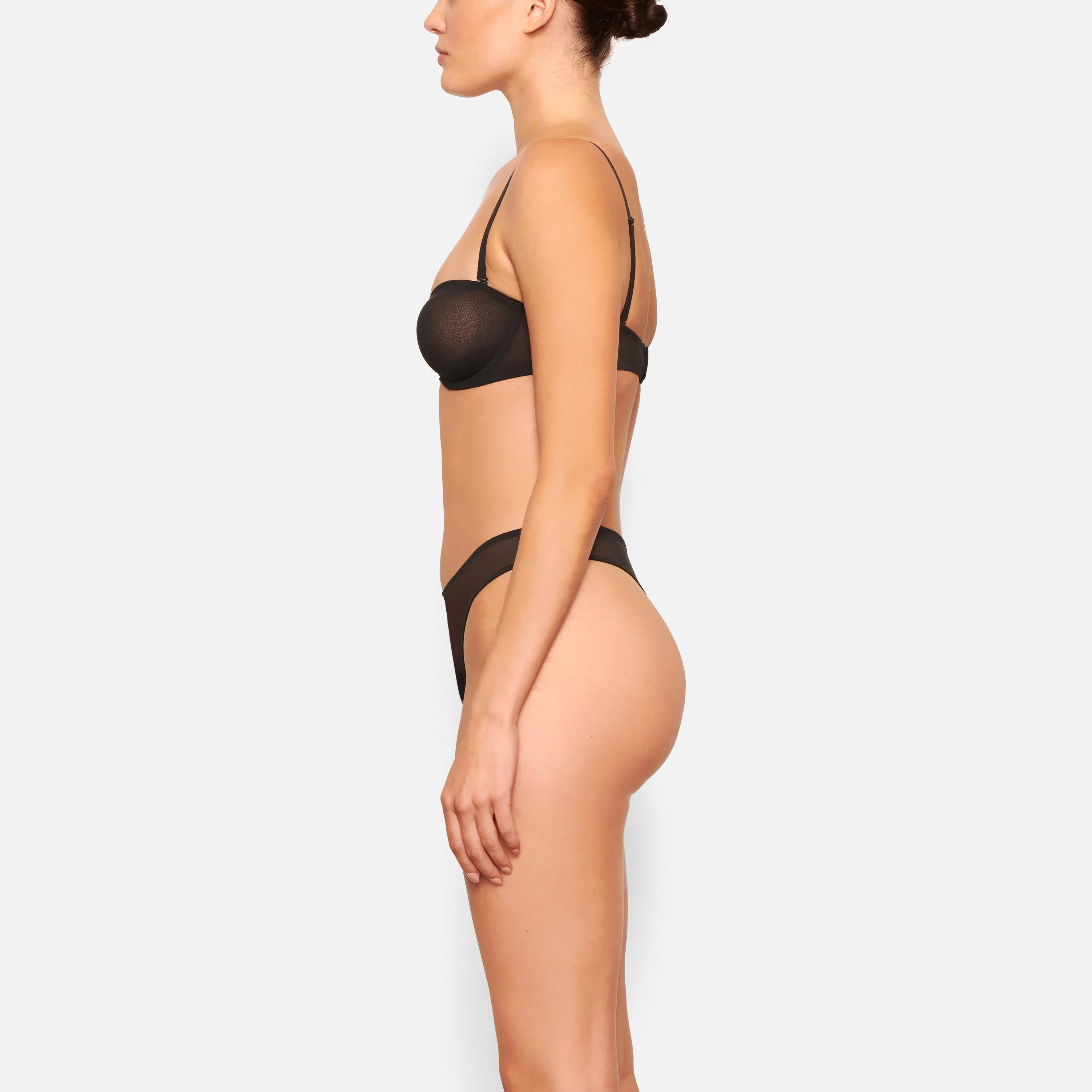 MESH STRAPLESS BRA | ONYX